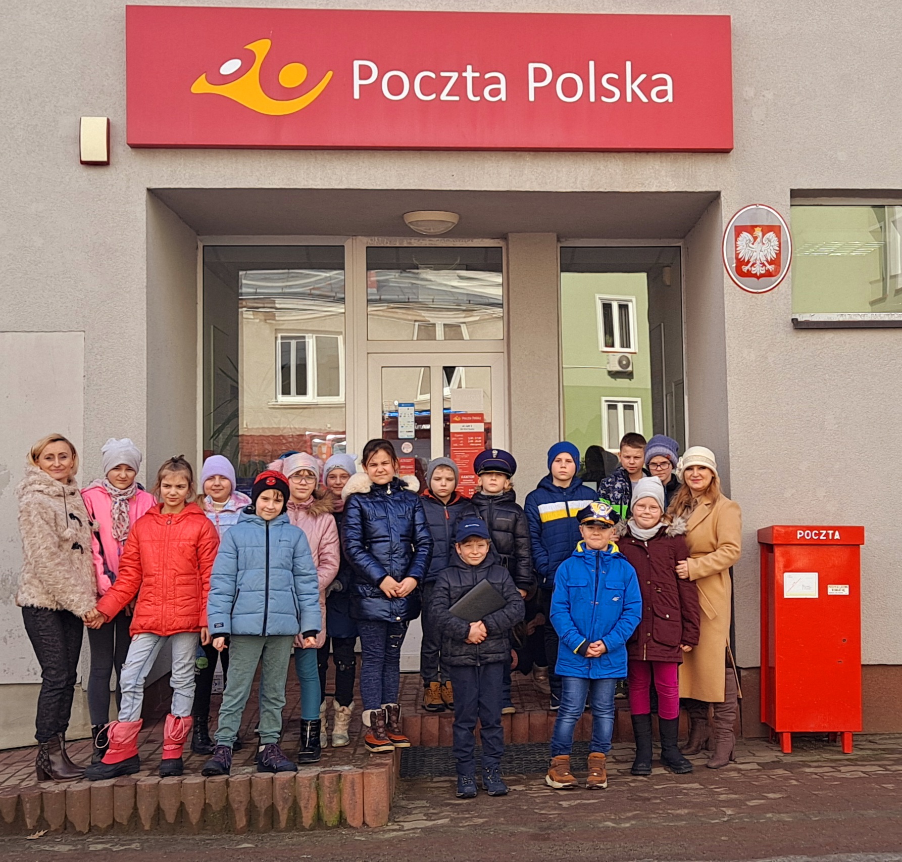 KLASA 3 B Z WIZYTĄ W URZĘDZIE POCZTOWYM W DUKLI - Szkoła Podstawowa w Dukli